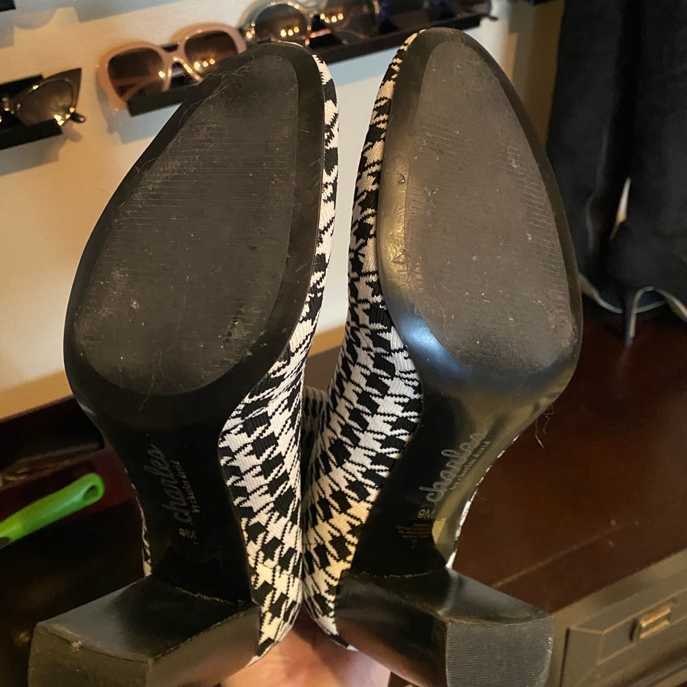 Houndstooth Booties - Picture 4 of 4
